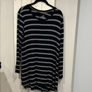 Soma Black and White Striped Long Sleeve Tunic Tee